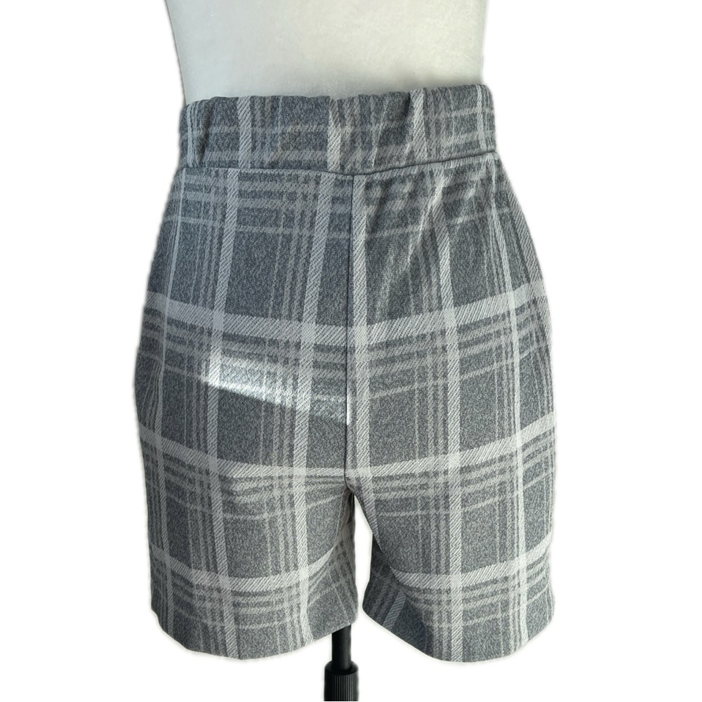 Vintage Wyndham Grey Plaid High Waist Shorts; Made in Canada; Women XS